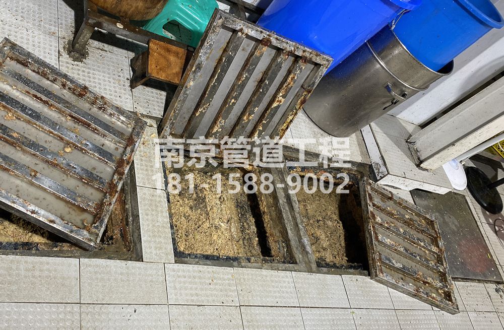 278海淀城管中队食堂隔油池清理